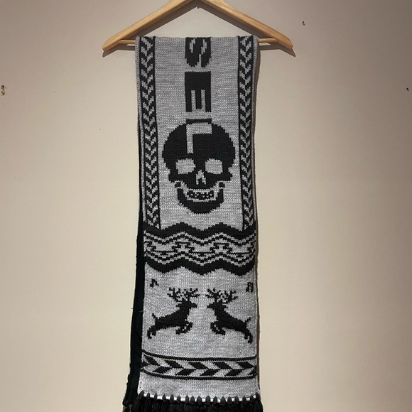 Diesel Skull scarf - Picture 2 of 2